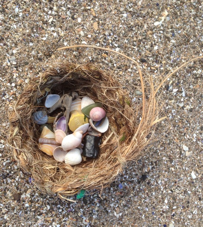 Basket with shells